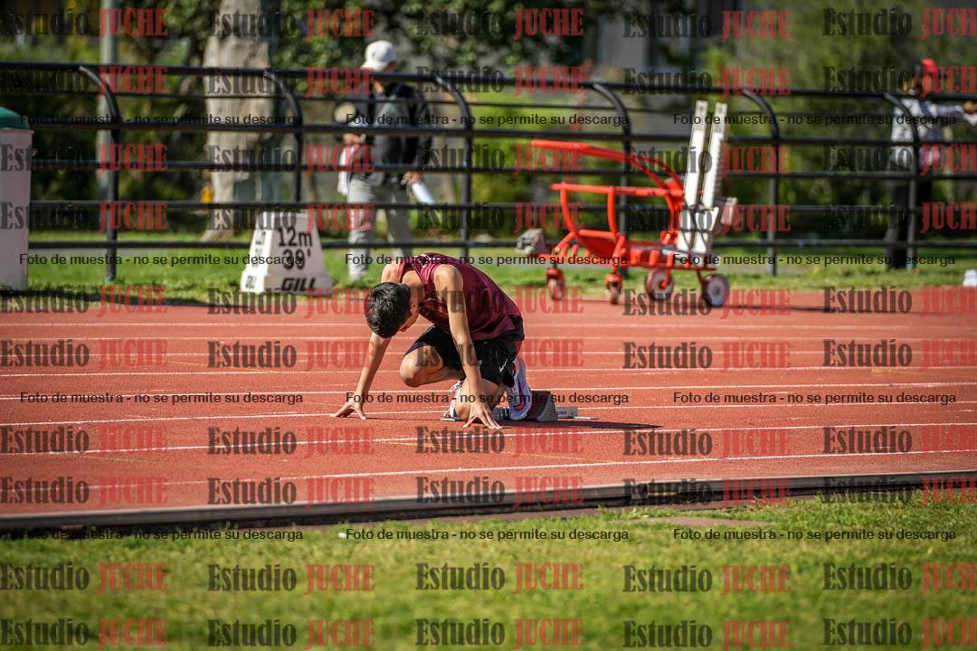Fotos de los 295 m con vallas de varones