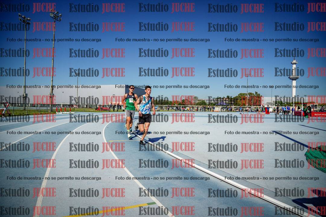 Fotos de los 5000 m de mujeres y varones - serie 1