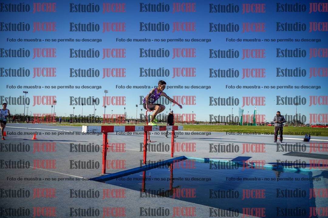 Fotos de los 3000 m con obstáculos de varones