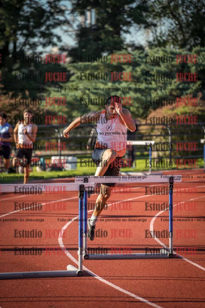 Fotos de los 400 m con vallas de varones