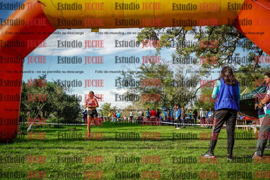 Fotos de la llegada del cross de 4000 m - mujeres