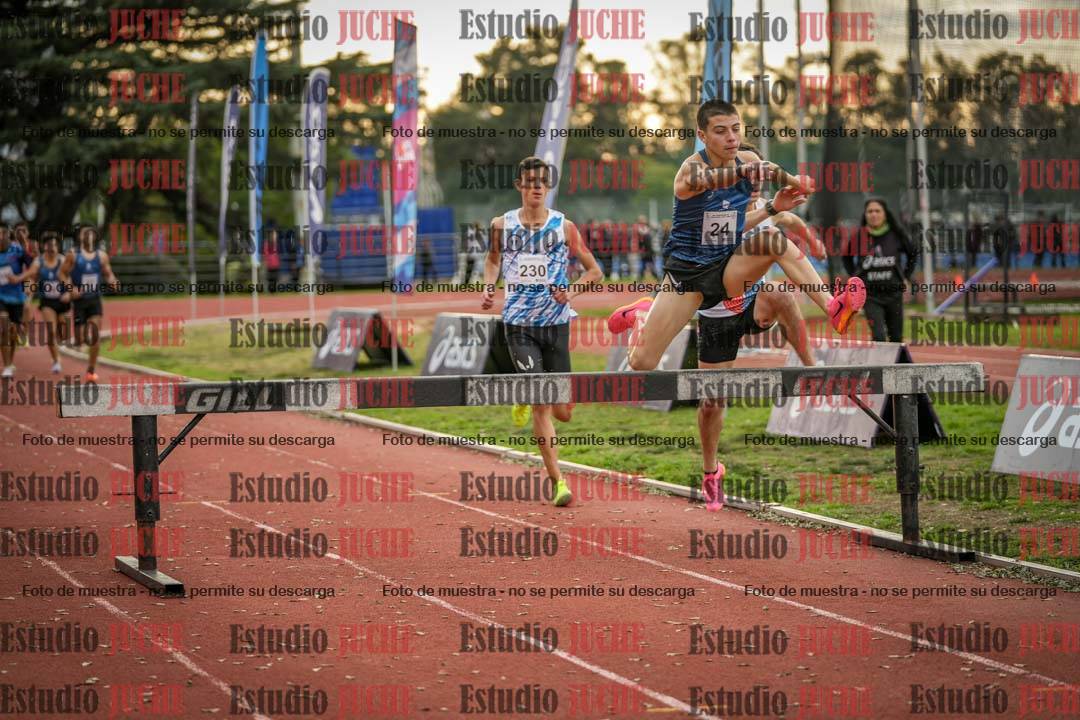 Fotos de los 2000 m con obstáculos de varones