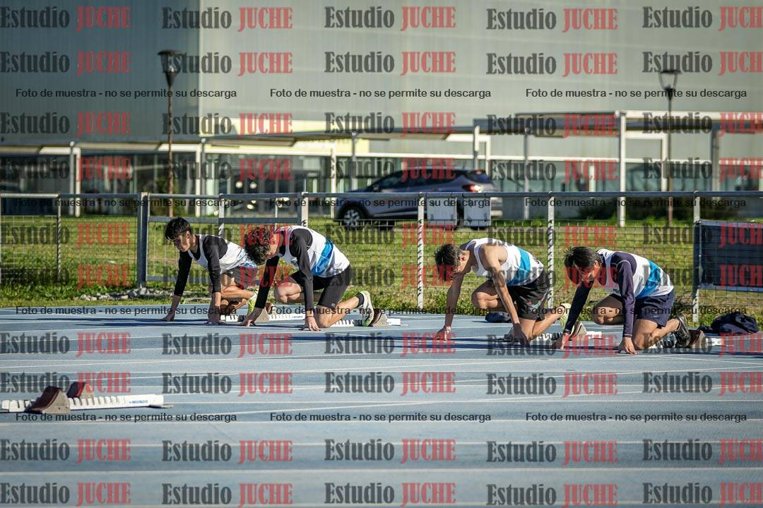 Fotos de los 110 m con vallas de varones - U17 (incluye heptatlón)