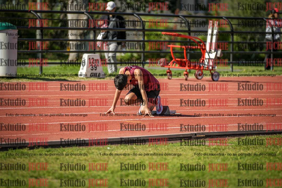 Fotos de los 295 m con vallas de varones