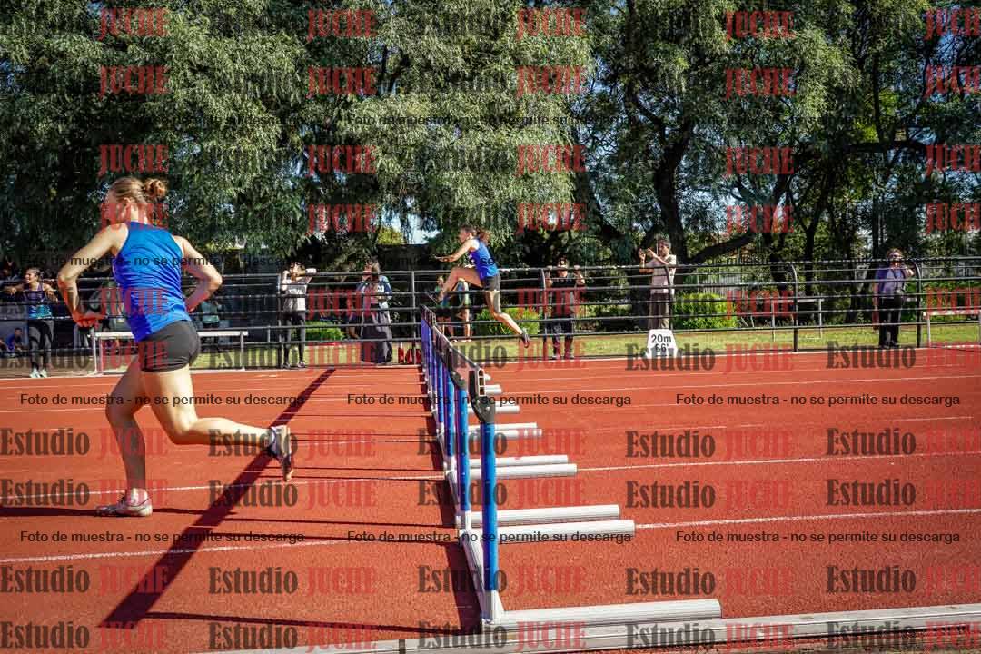 Fotos de los 100 m con vallas de mujeres
