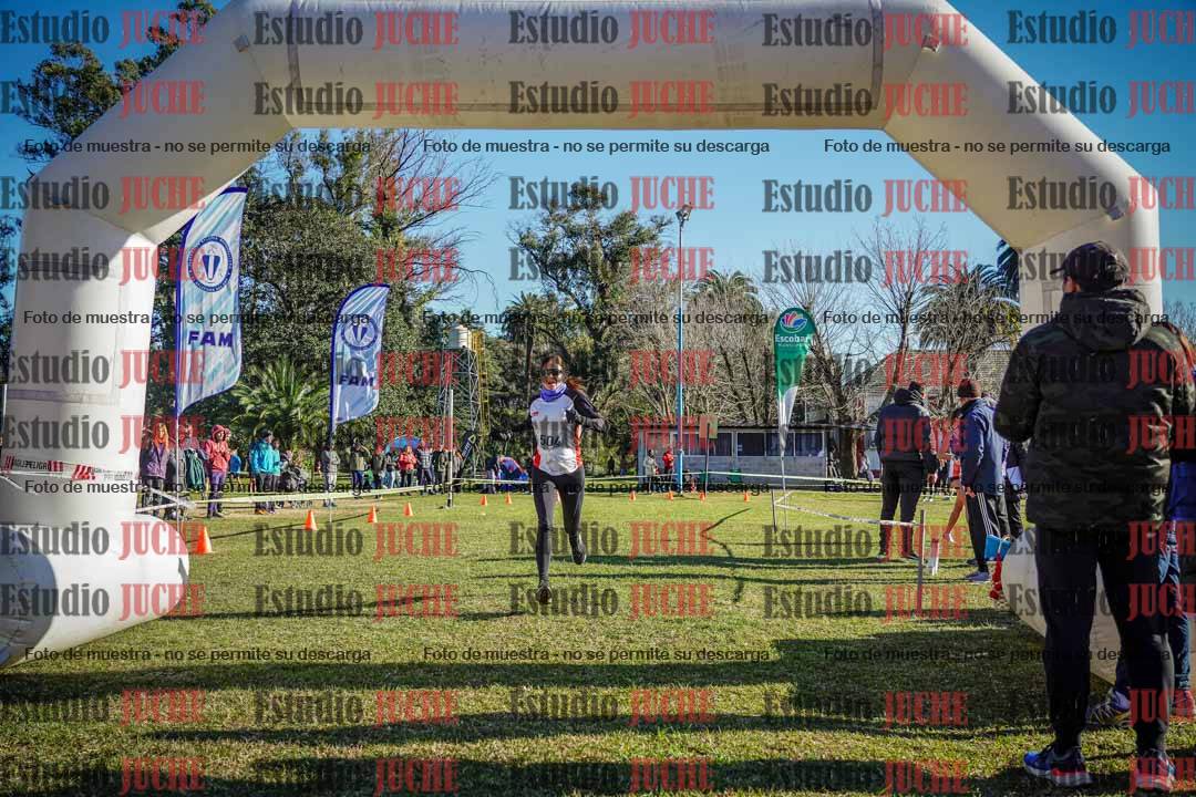 Fotos de la llegada del cross de 4000 m - mujeres