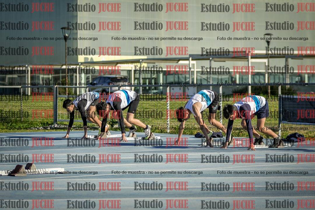 Fotos de los 110 m con vallas de varones - U17 (incluye heptatlón)