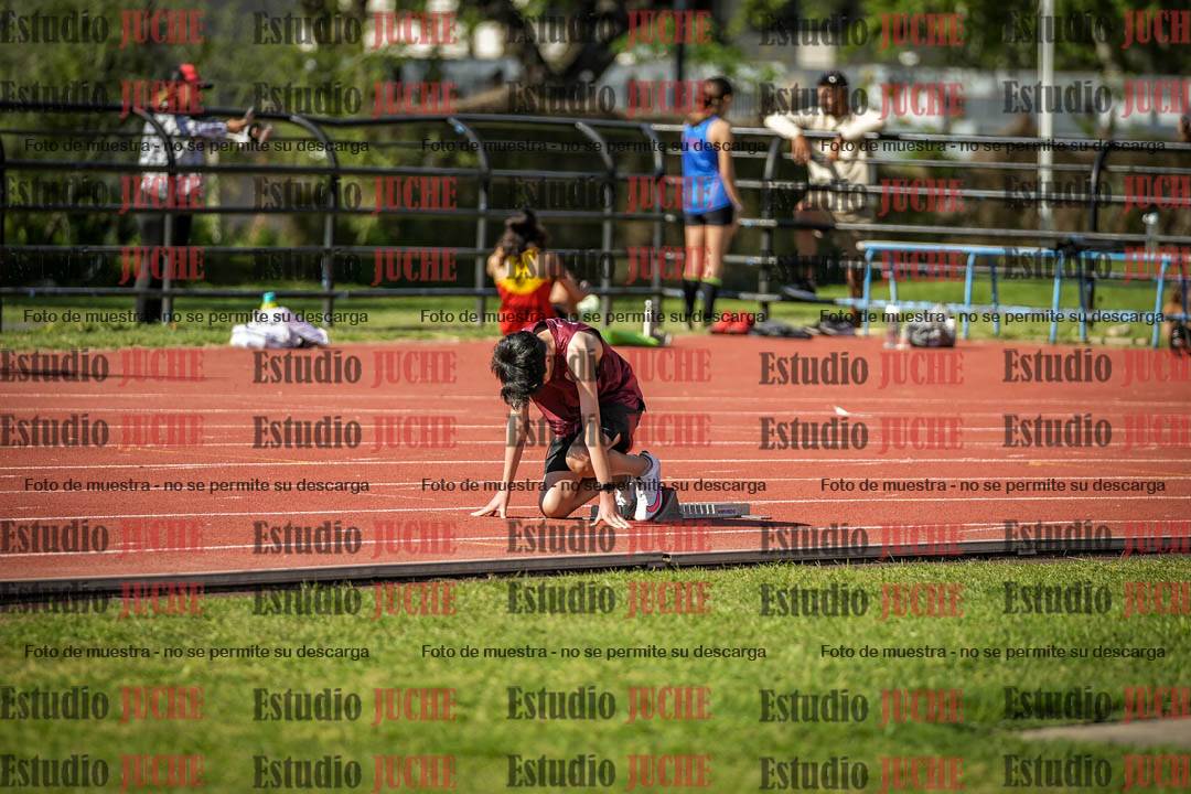 Fotos de los 295 m con vallas de varones