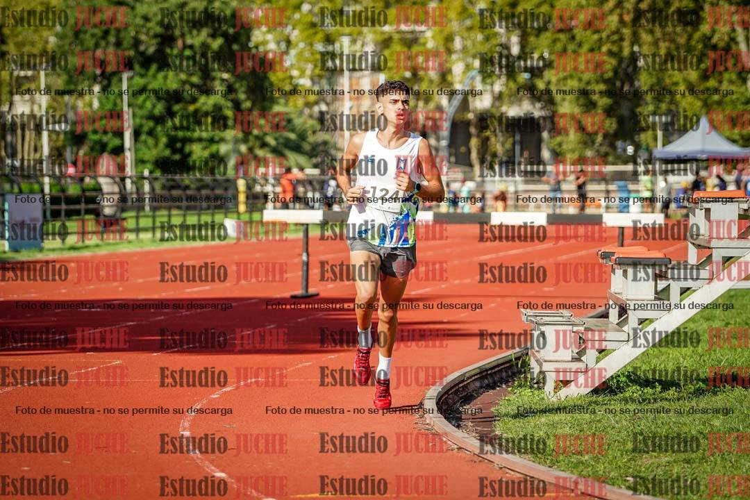 Fotos de los 3000 m con obstáculos de varones