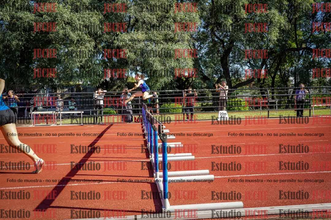 Fotos de los 100 m con vallas de mujeres