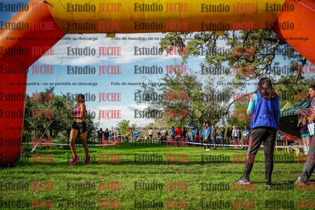 Fotos de la llegada del cross de 4000 m - mujeres