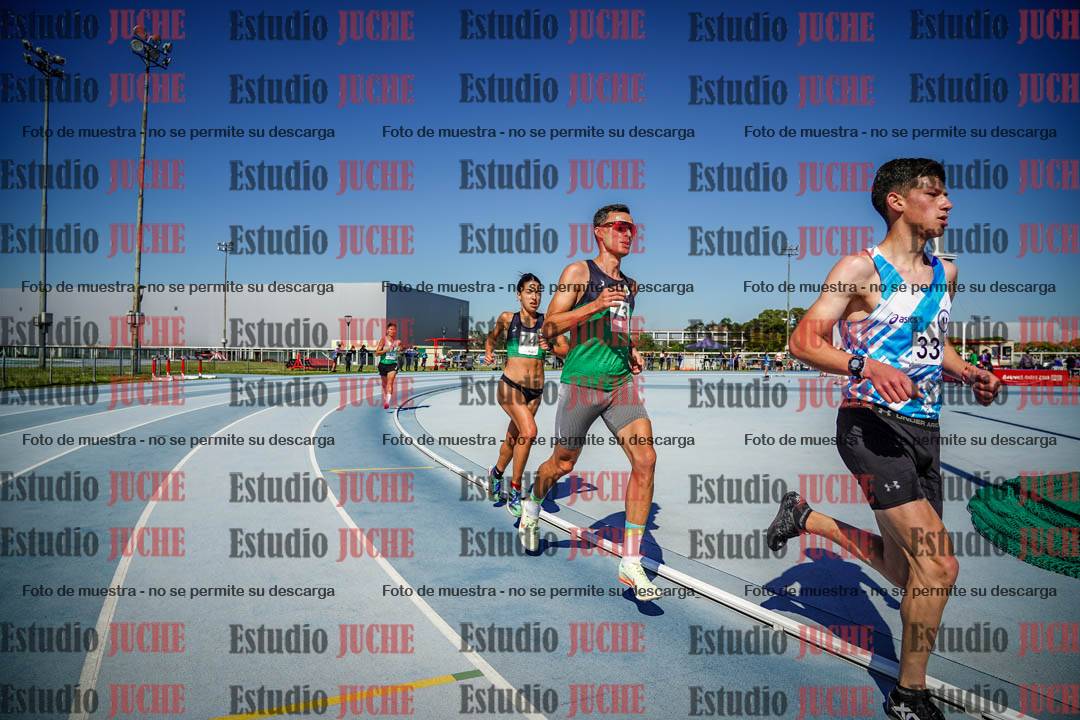 Fotos de los 5000 m de mujeres y varones - serie 1
