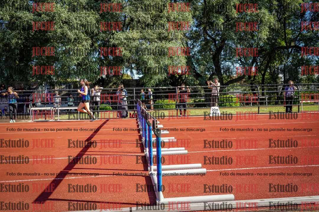 Fotos de los 100 m con vallas de mujeres
