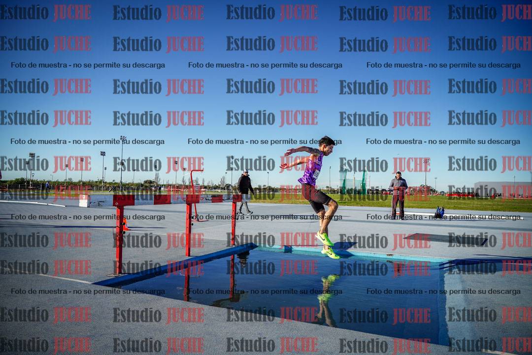 Fotos de los 3000 m con obstáculos de varones