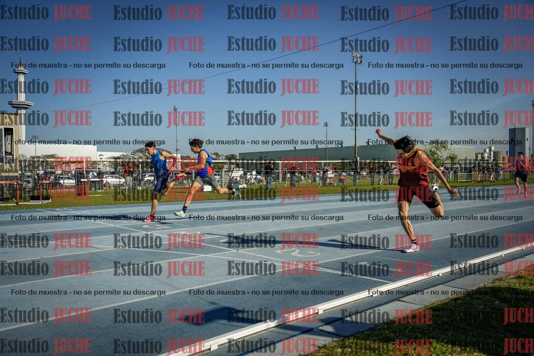 Fotos de los 400 m con vallas de varones