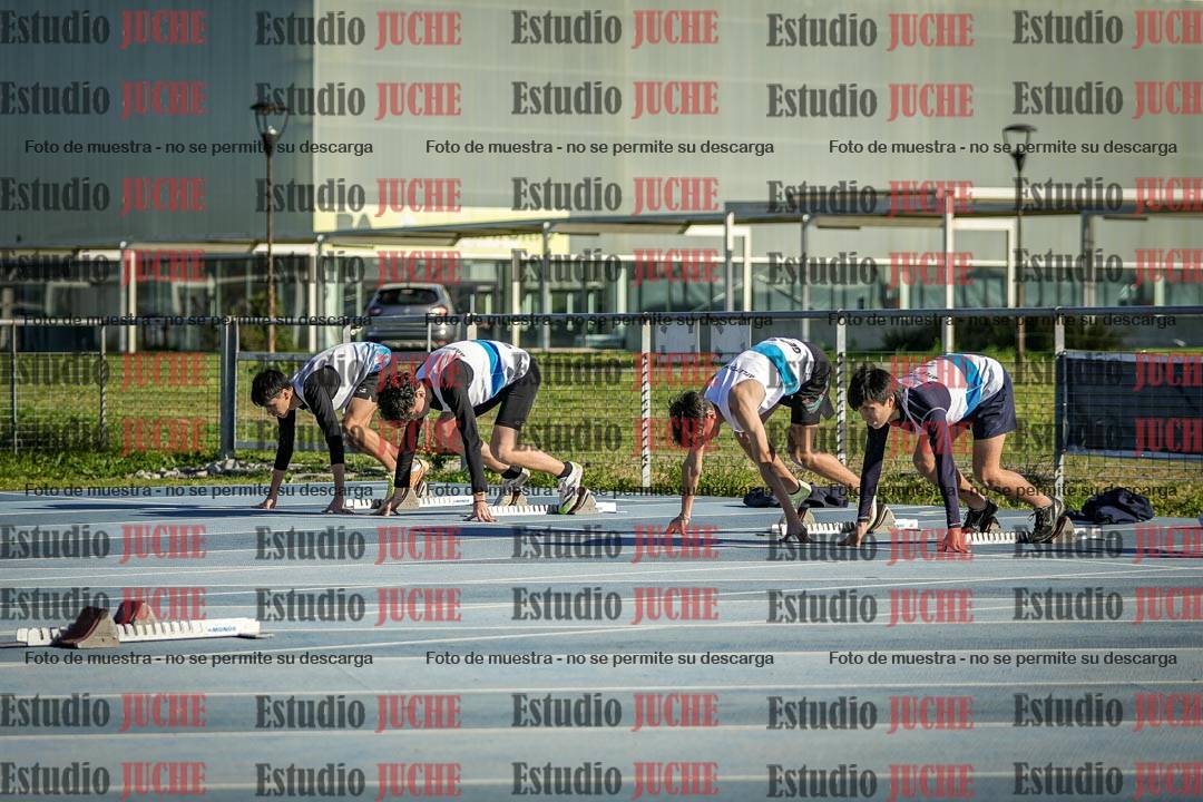 Fotos de los 110 m con vallas de varones - U17 (incluye heptatlón)