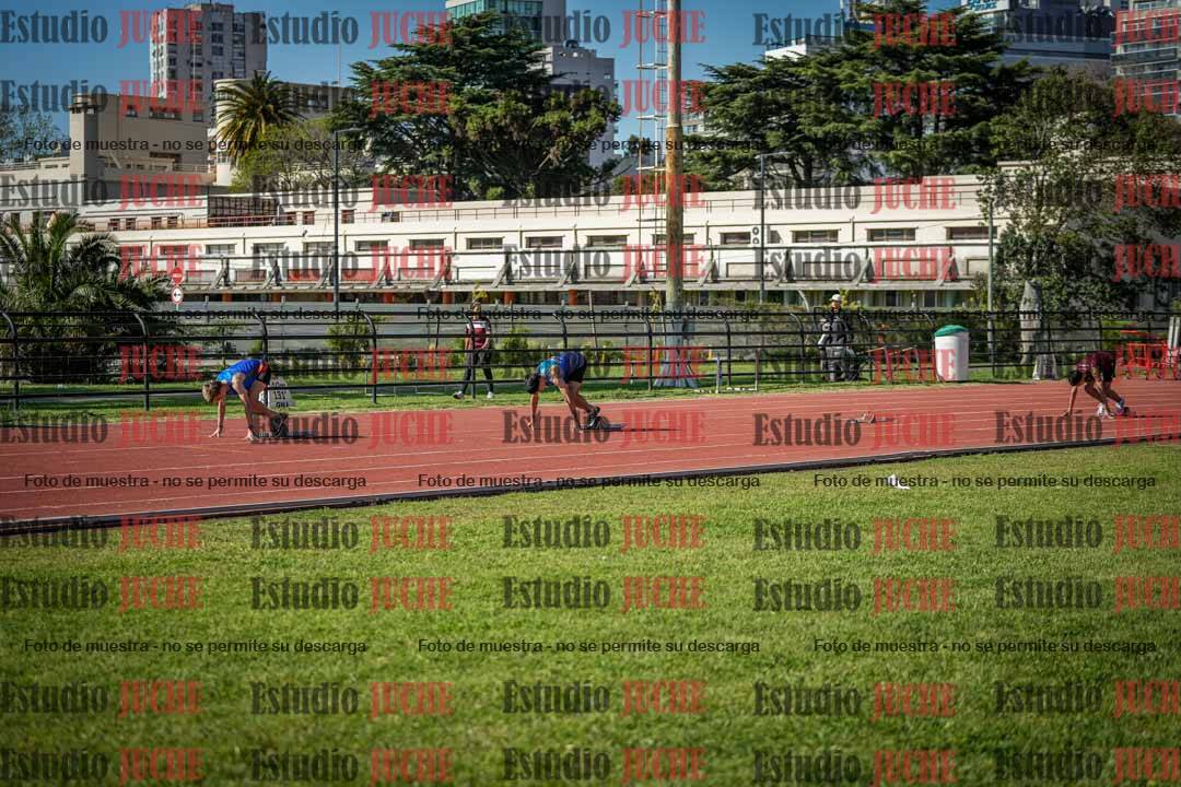 Fotos de los 295 m con vallas de varones