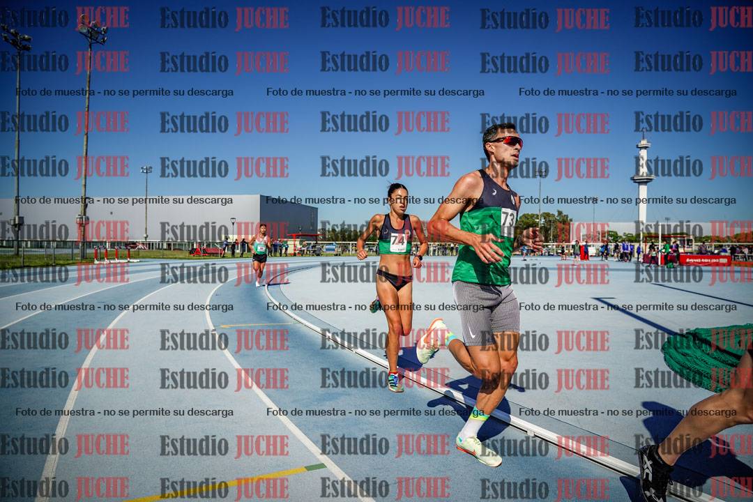 Fotos de los 5000 m de mujeres y varones - serie 1