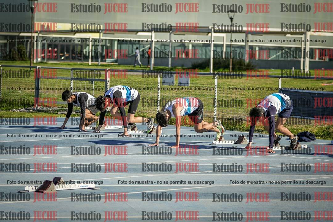 Fotos de los 110 m con vallas de varones - U17 (incluye heptatlón)