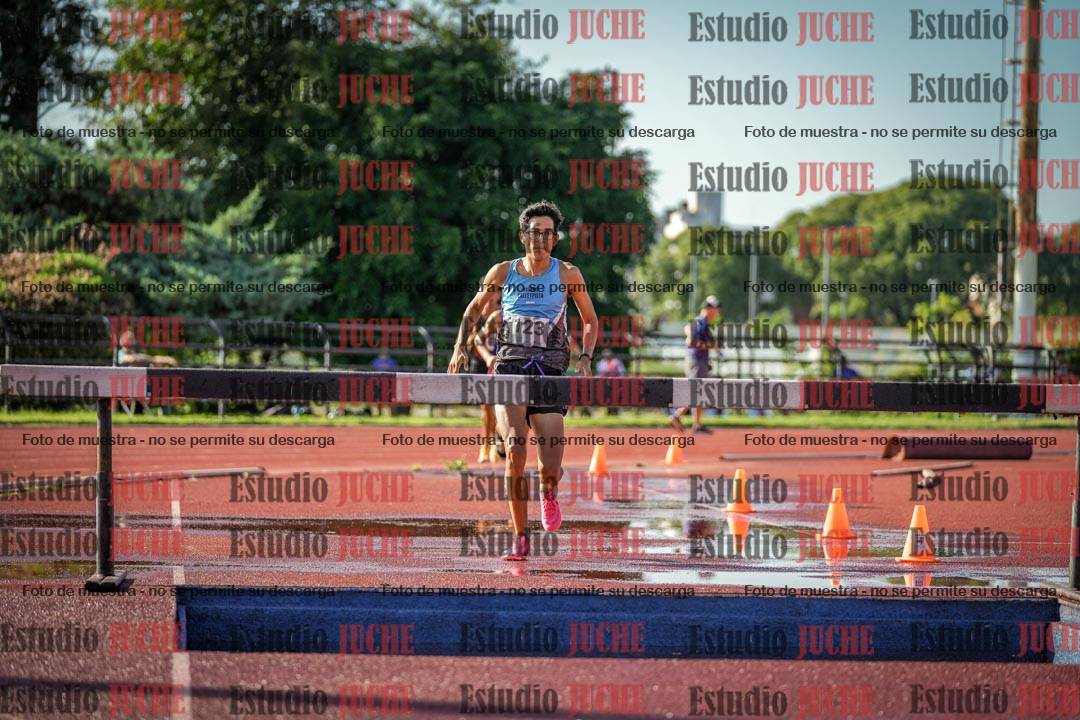 Fotos de los 3000 m con obstáculos de varones
