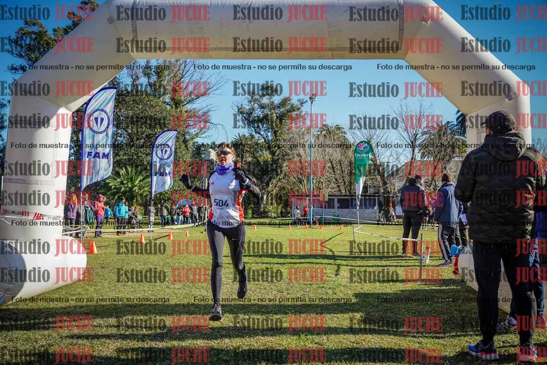 Fotos de la llegada del cross de 4000 m - mujeres