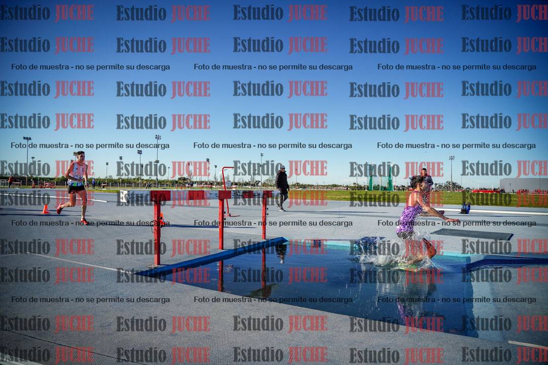 Fotos de los 3000 m con obstáculos de varones
