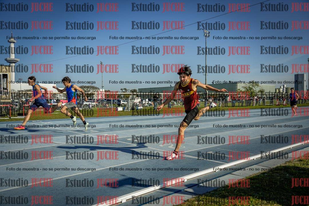 Fotos de los 400 m con vallas de varones