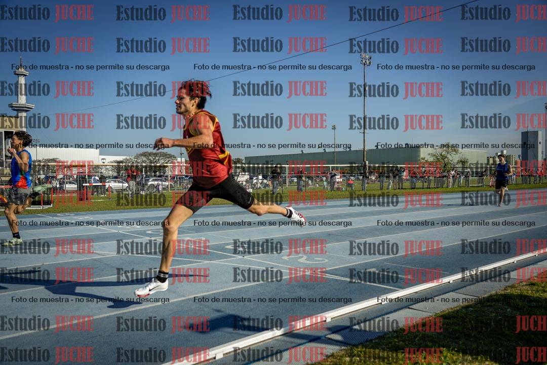 Fotos de los 400 m con vallas de varones