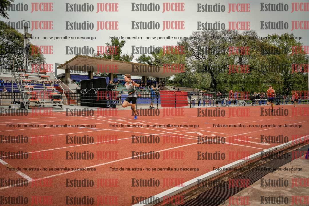 Fotos de los 295 m con vallas de varones