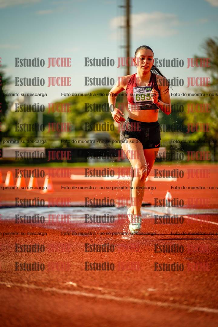 Fotos de los 2000 m con obstáculos de mujeres