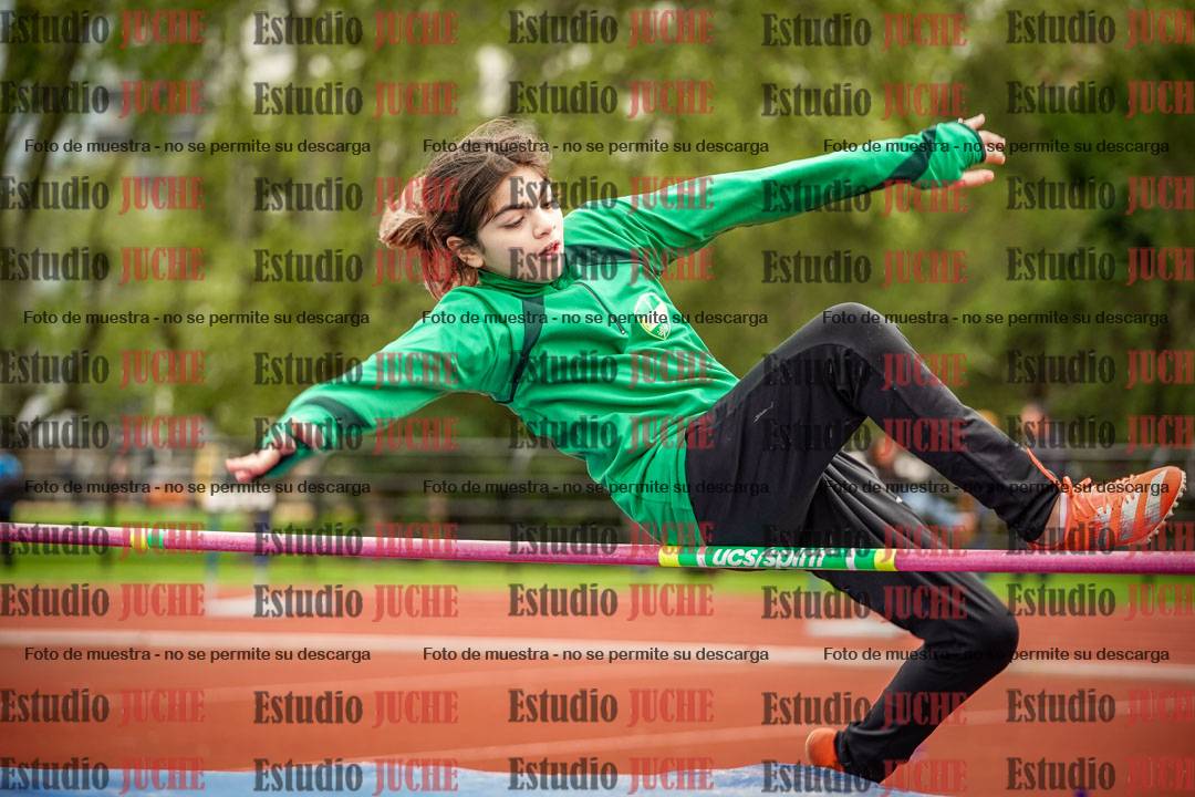 Fotos del salto en alto de mujeres y varones - todos los grupos