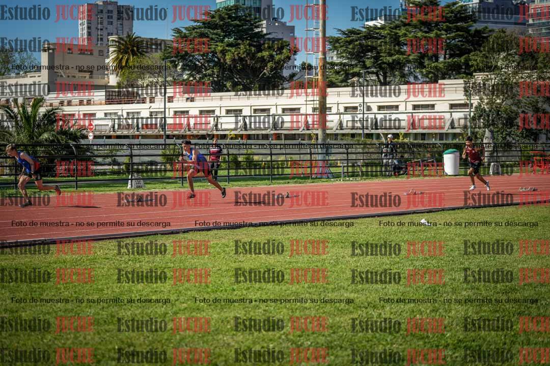 Fotos de los 295 m con vallas de varones