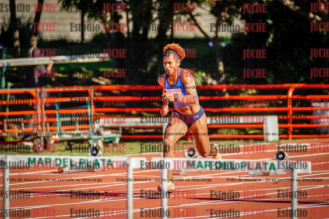 Fotos de los 100 m con vallas de mujeres - hepta 1