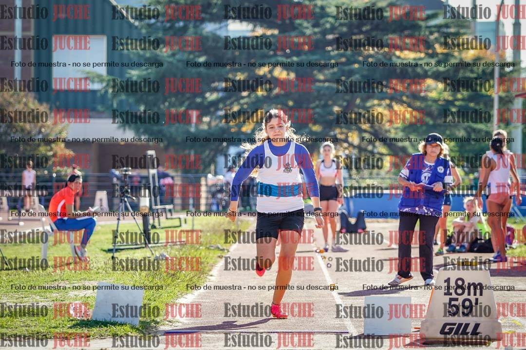 Fotos del salto en largo de mujeres - incluye U16