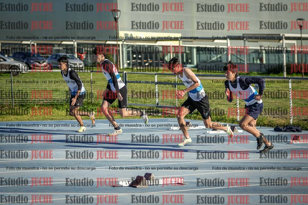 Fotos de los 110 m con vallas de varones - U17 (incluye heptatlón)