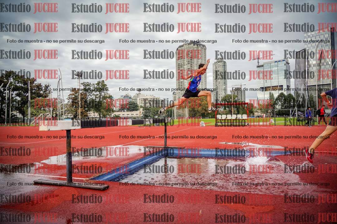 Fotos de los 3000 m con obstáculos de varones