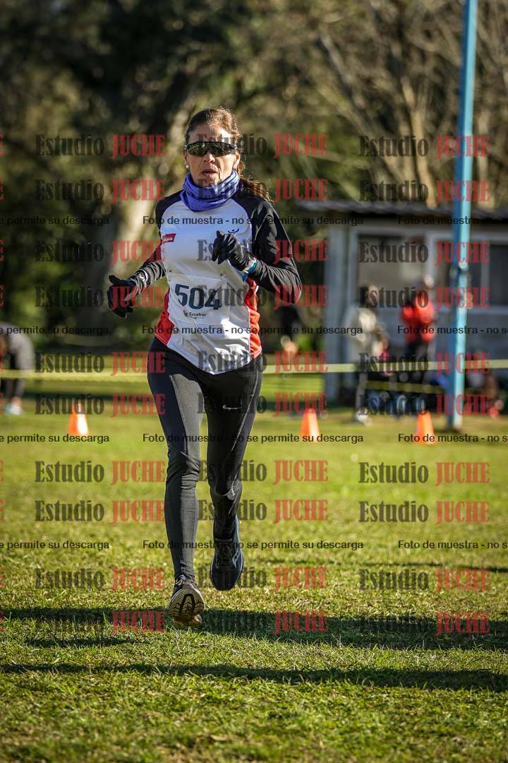 Fotos de la llegada del cross de 4000 m - mujeres