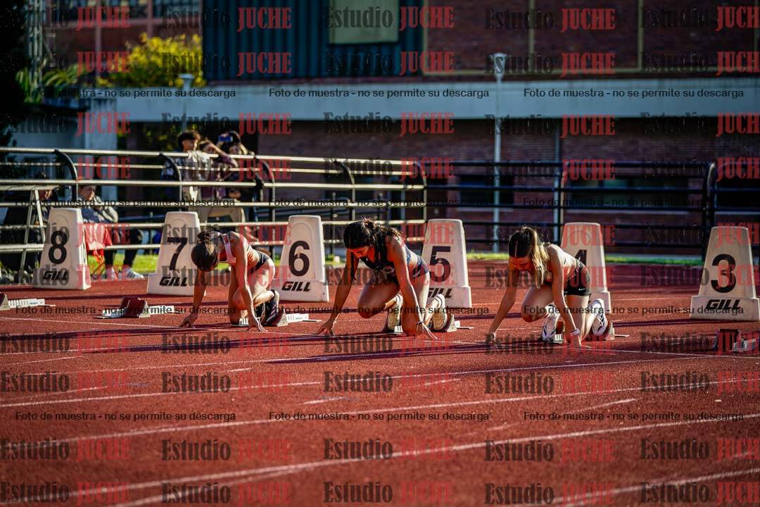 Fotos de los 100 m con vallas de mujeres