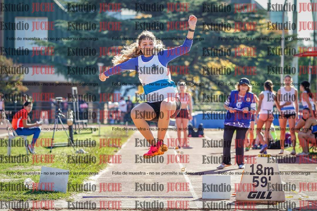 Fotos del salto en largo de mujeres - incluye U16