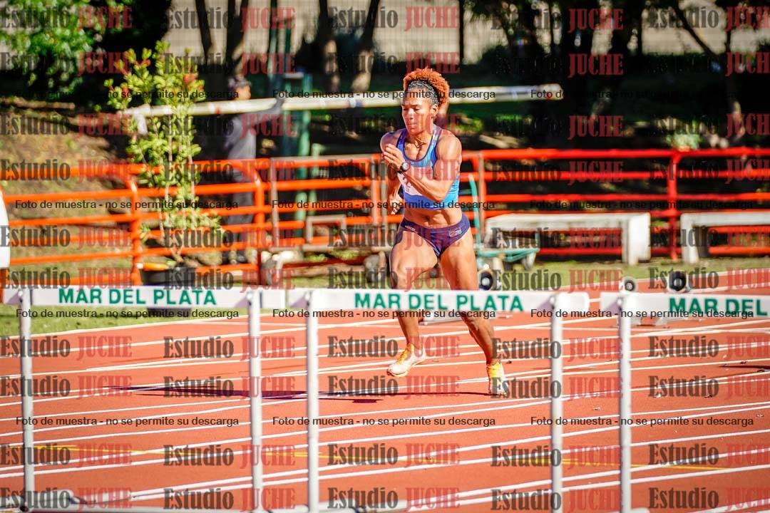 Fotos de los 100 m con vallas de mujeres - hepta 1