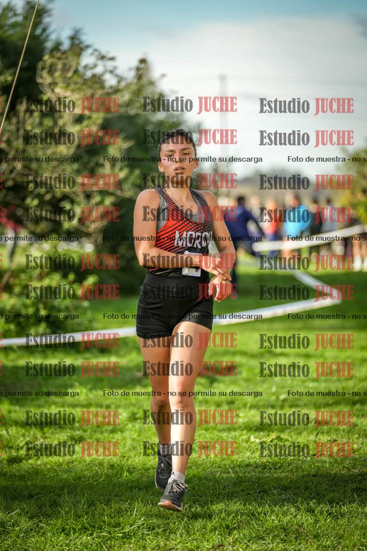 Fotos de la llegada del cross de 4000 m - mujeres