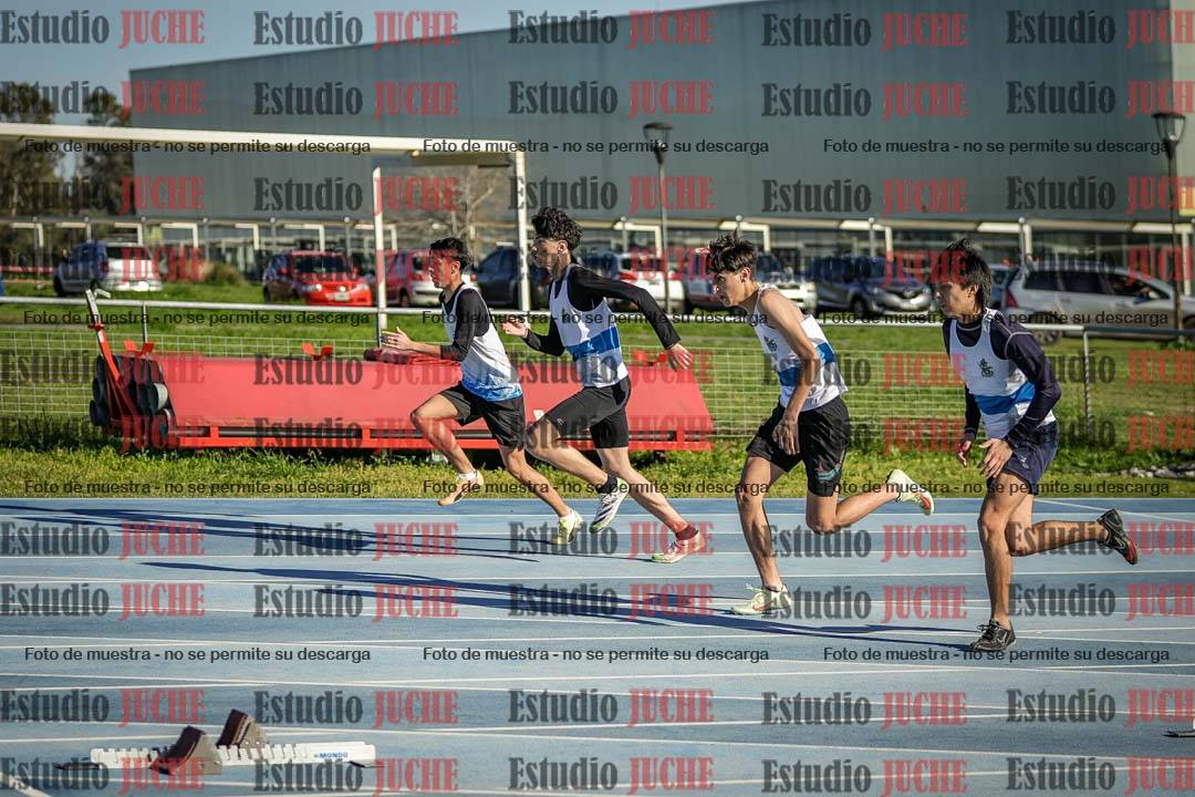 Fotos de los 110 m con vallas de varones - U17 (incluye heptatlón)