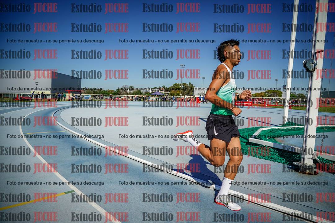 Fotos de los 5000 m de mujeres y varones - serie 1