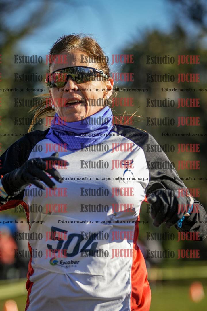 Fotos de la llegada del cross de 4000 m - mujeres