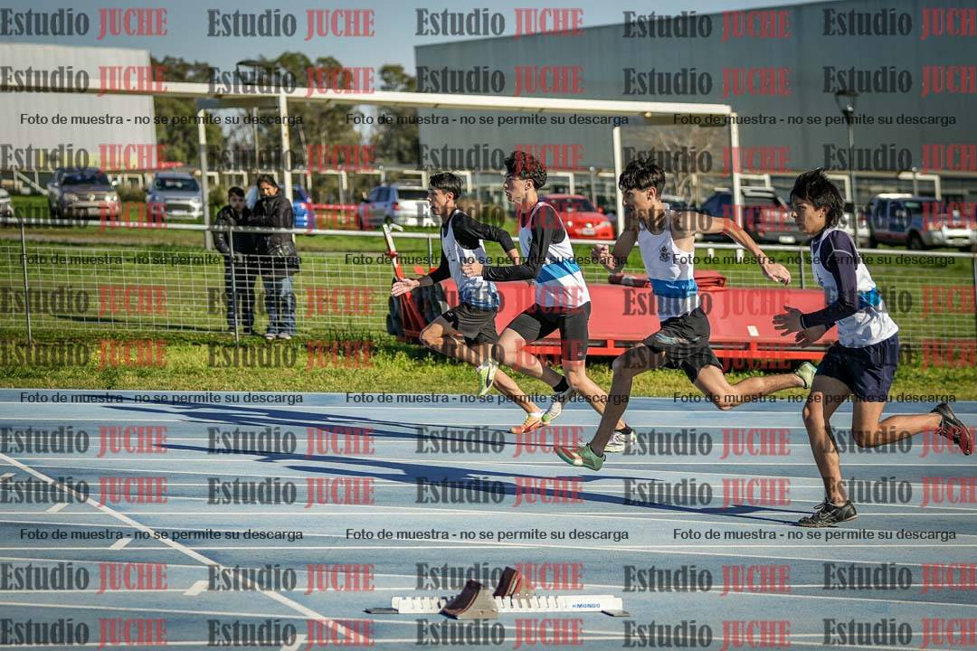 Fotos de los 110 m con vallas de varones - U17 (incluye heptatlón)