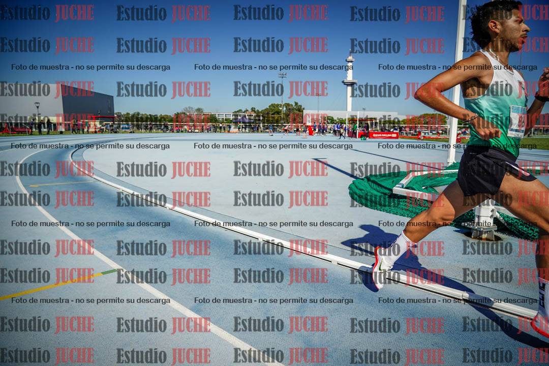 Fotos de los 5000 m de mujeres y varones - serie 1