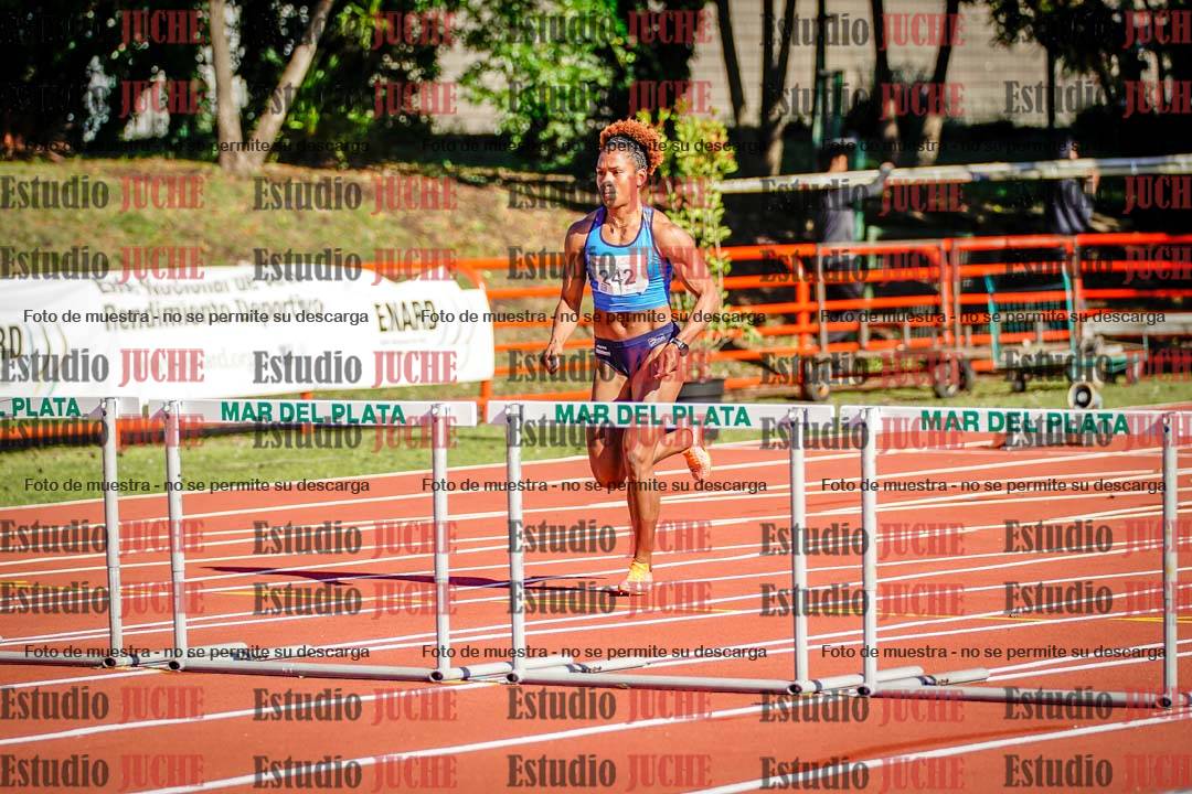 Fotos de los 100 m con vallas de mujeres - hepta 1