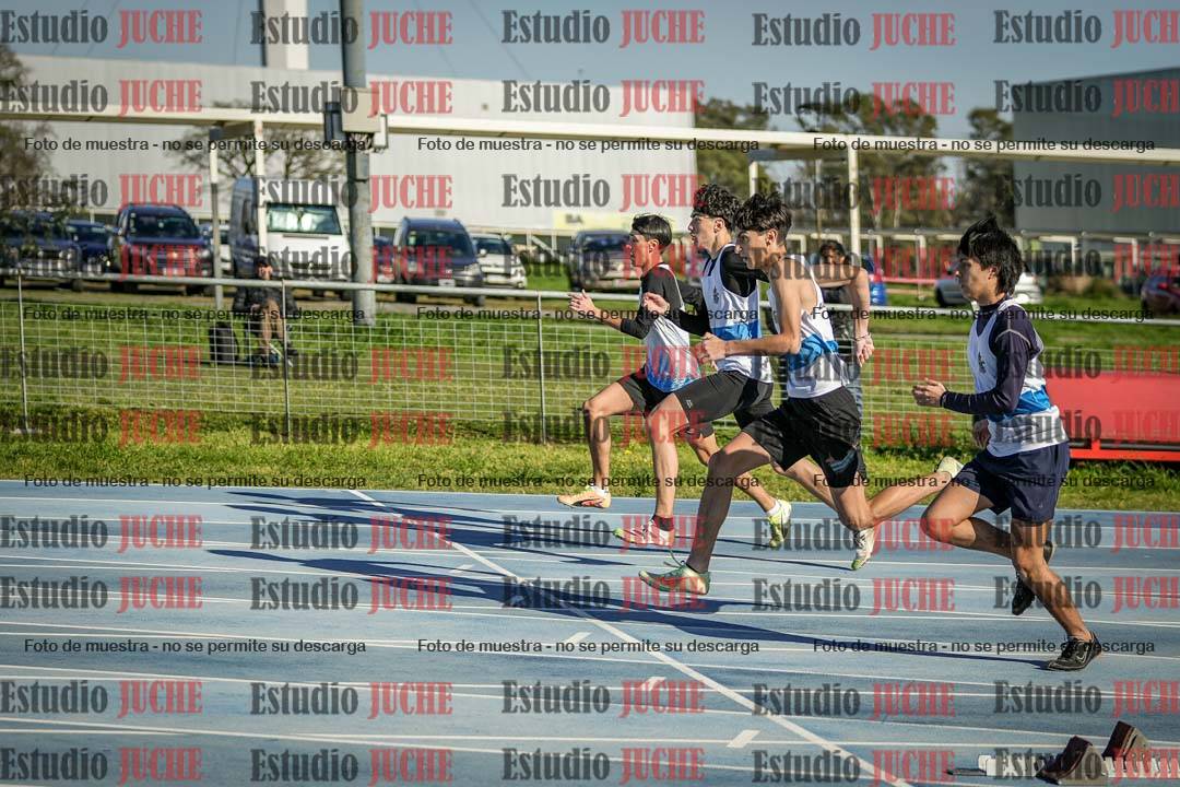 Fotos de los 110 m con vallas de varones - U17 (incluye heptatlón)