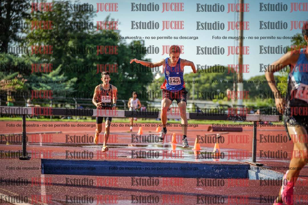 Fotos de los 3000 m con obstáculos de varones