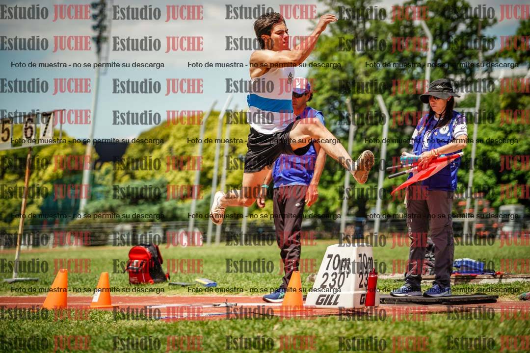 Fotos del salto en largo de varones